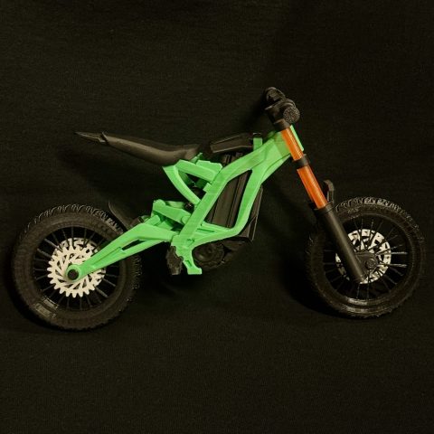 Modèle réduit SurRon Mini 3D imprimé en 3D en style Light Bee, vue de profil