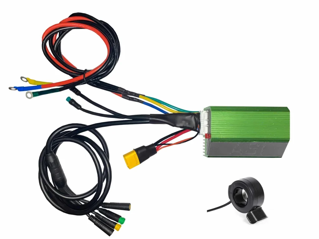 Kit contrôleur INOKIM OX ASI BAC855 : le contrôleur, le faisceau plug and play de l'OX et la gâchette d'accélérateur